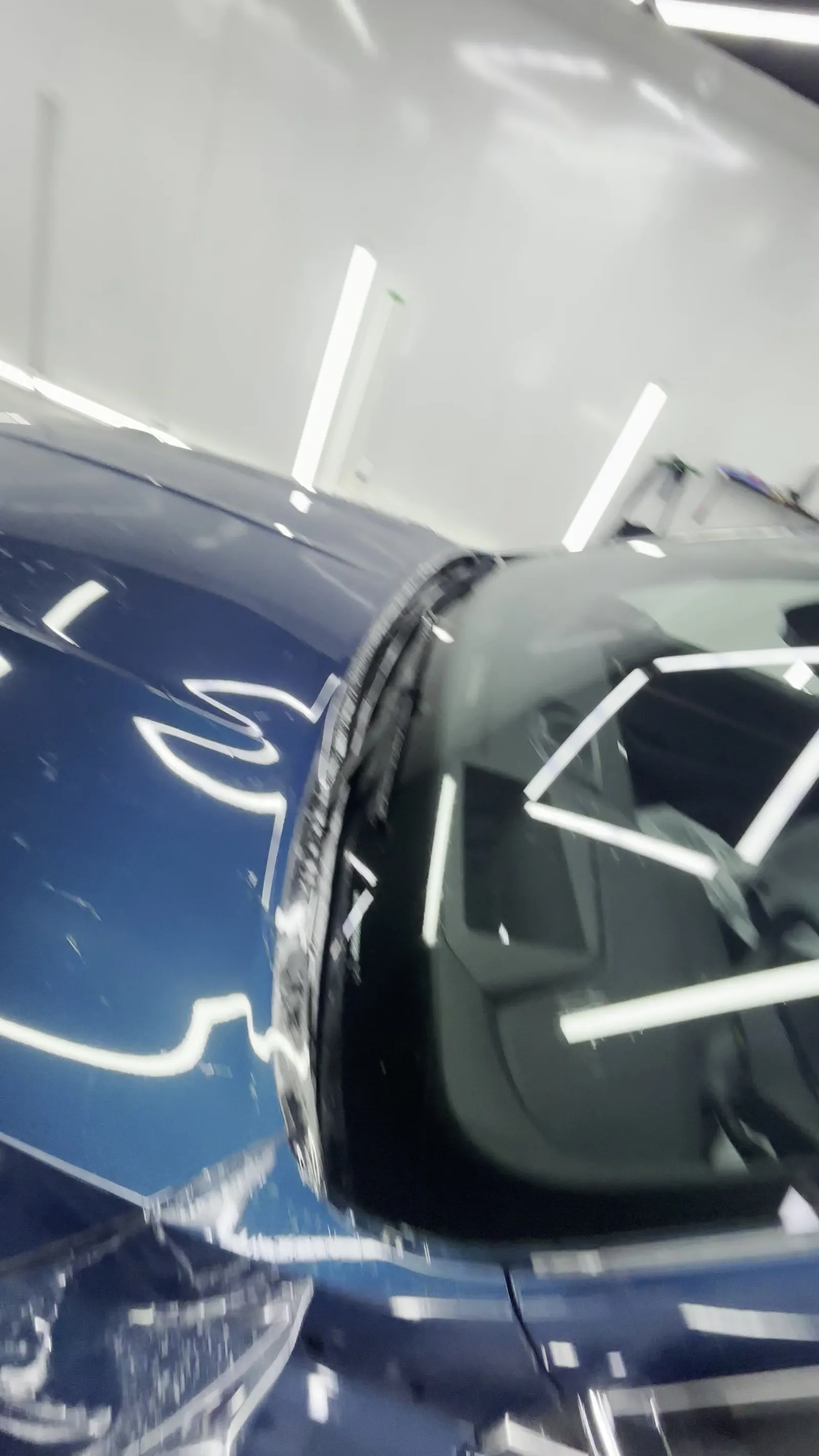 Контроль края полиуретановой плёнки на Geely Monjaro