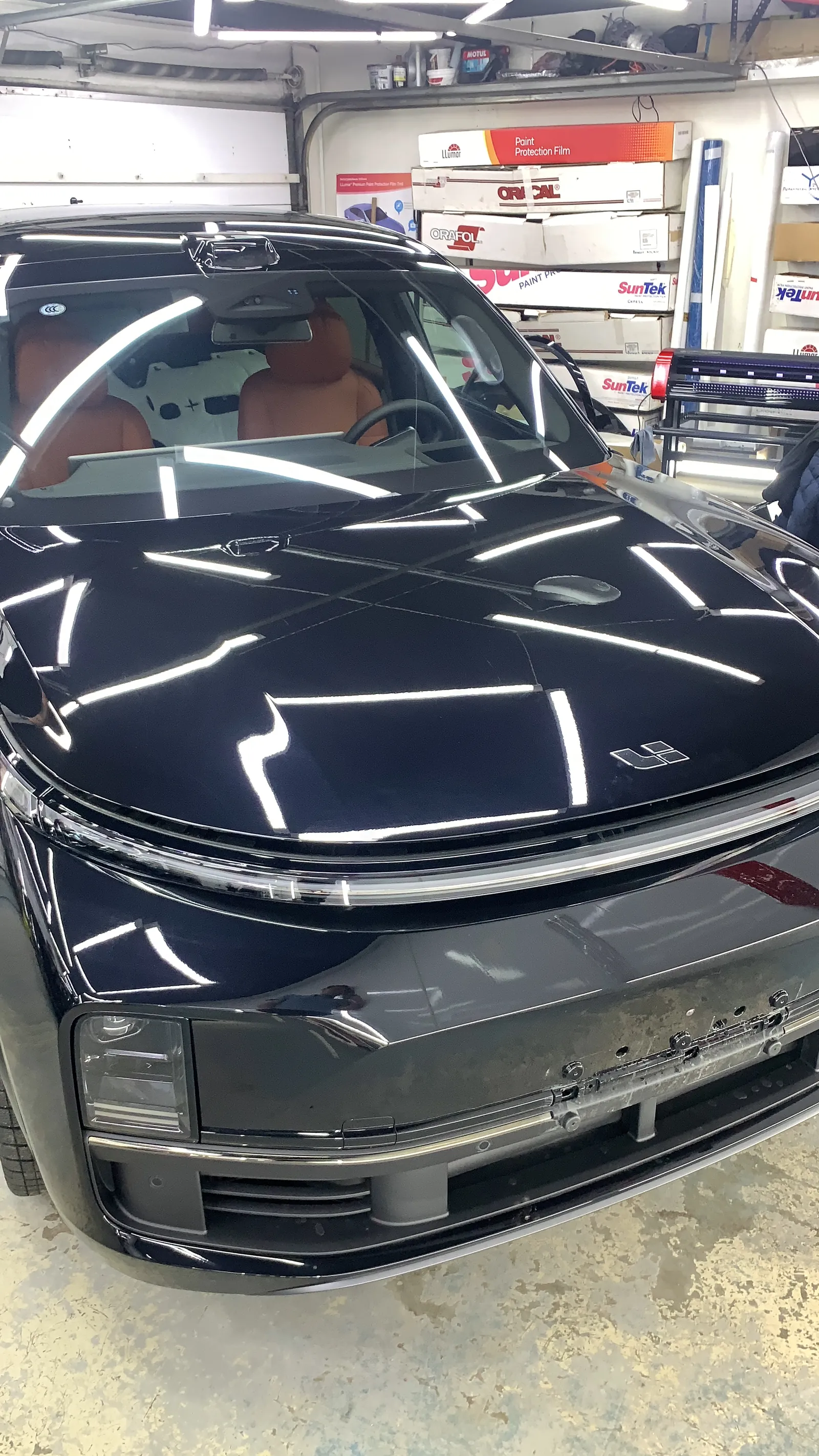 Глянцевый кузов Li Auto L9 до нанесения матовой полиуретановой плёнки